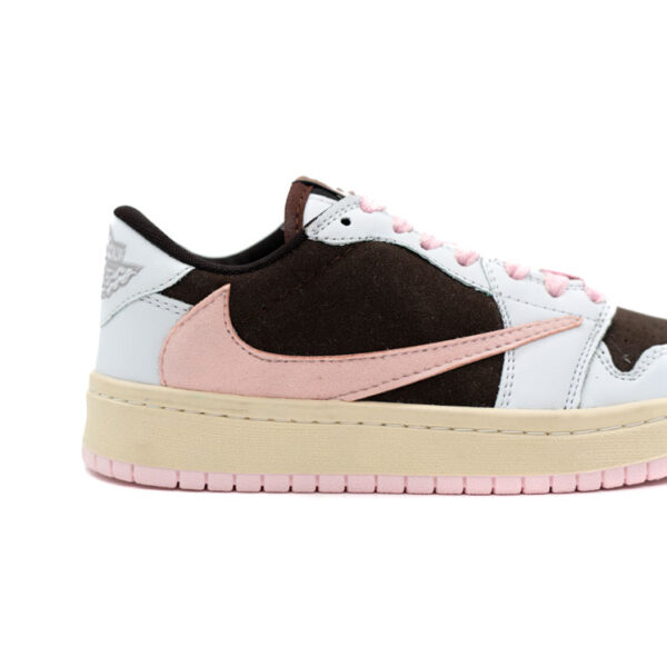 کتونی نایک ترویس سفید قهوه ای دخترانه