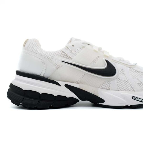 کتونی نایک V2K سفید مشکی سایز 45