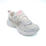 نایک V2K سفید صورتی زنانه