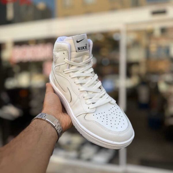 کتونی جردن 1 ساقدار تمام سفید شلوار مام استایل