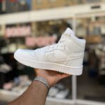 کتونی جردن 1 ساقدار تمام سفید شلوار مام فیت