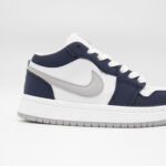 کتونی جردن 1 سرمه ای سفید زنانه