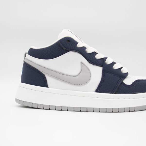 کتونی جردن 1 سرمه ای سفید زنانه