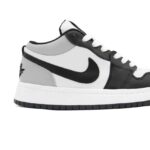 کتونی جردن 1 سفید طوسی مشکی دخترانه